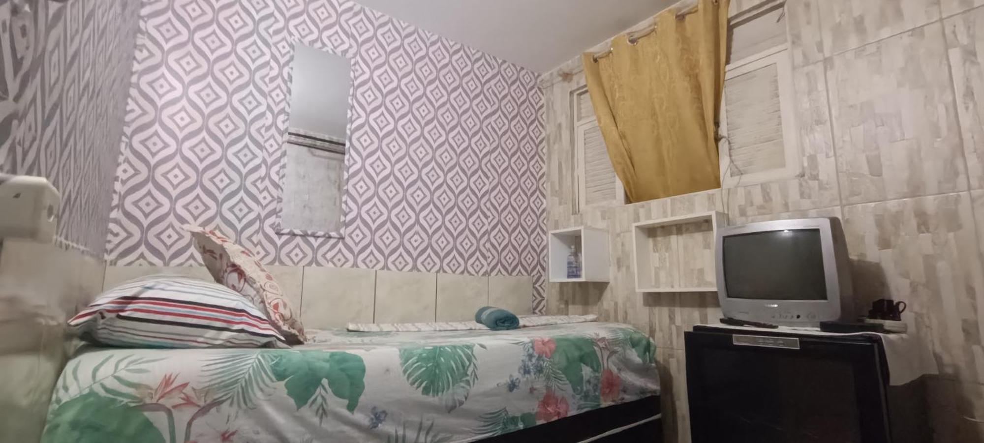 Inn Zelia Barros *